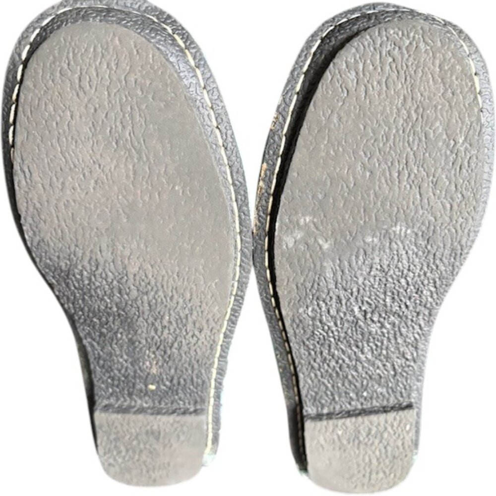Women’s Mint Leather Floral Slip-On Flats - Picture 9 of 10
